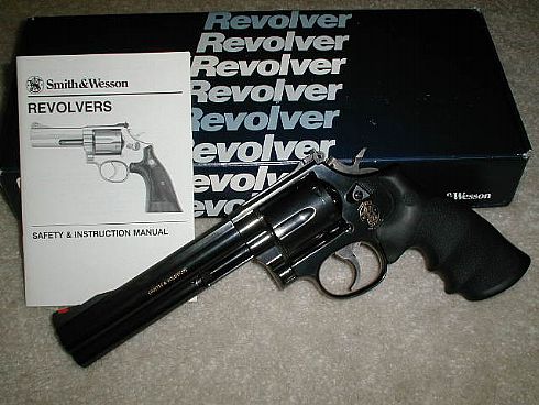 S&W M586