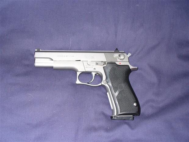 S&W Model 4506