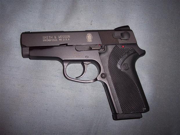 S&W M908