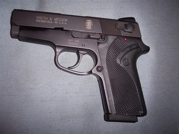 S&W M908