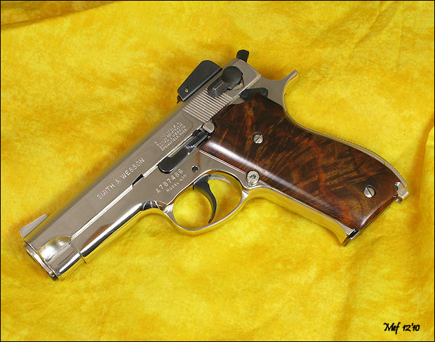 S&W 439