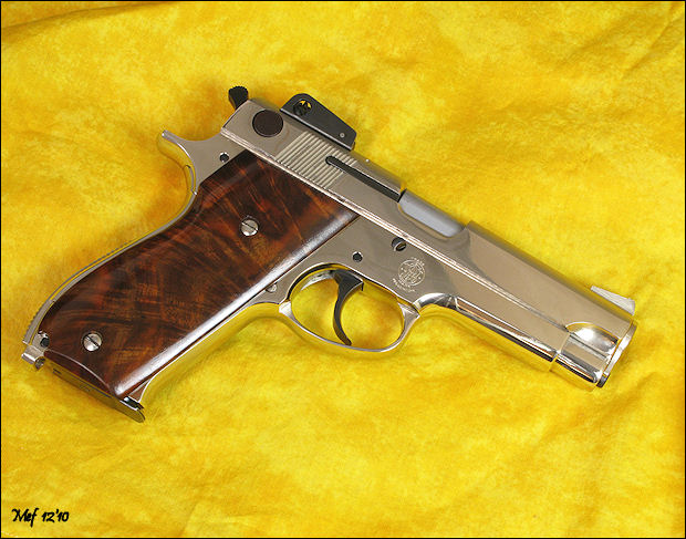 S&W 439