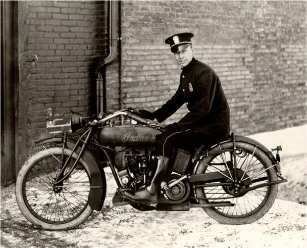 Motorcycle cop 1920