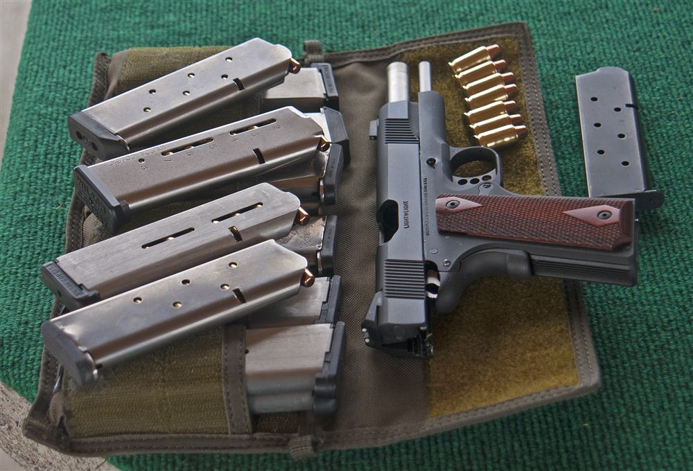 Colt Lightweight 1911 and Mags 