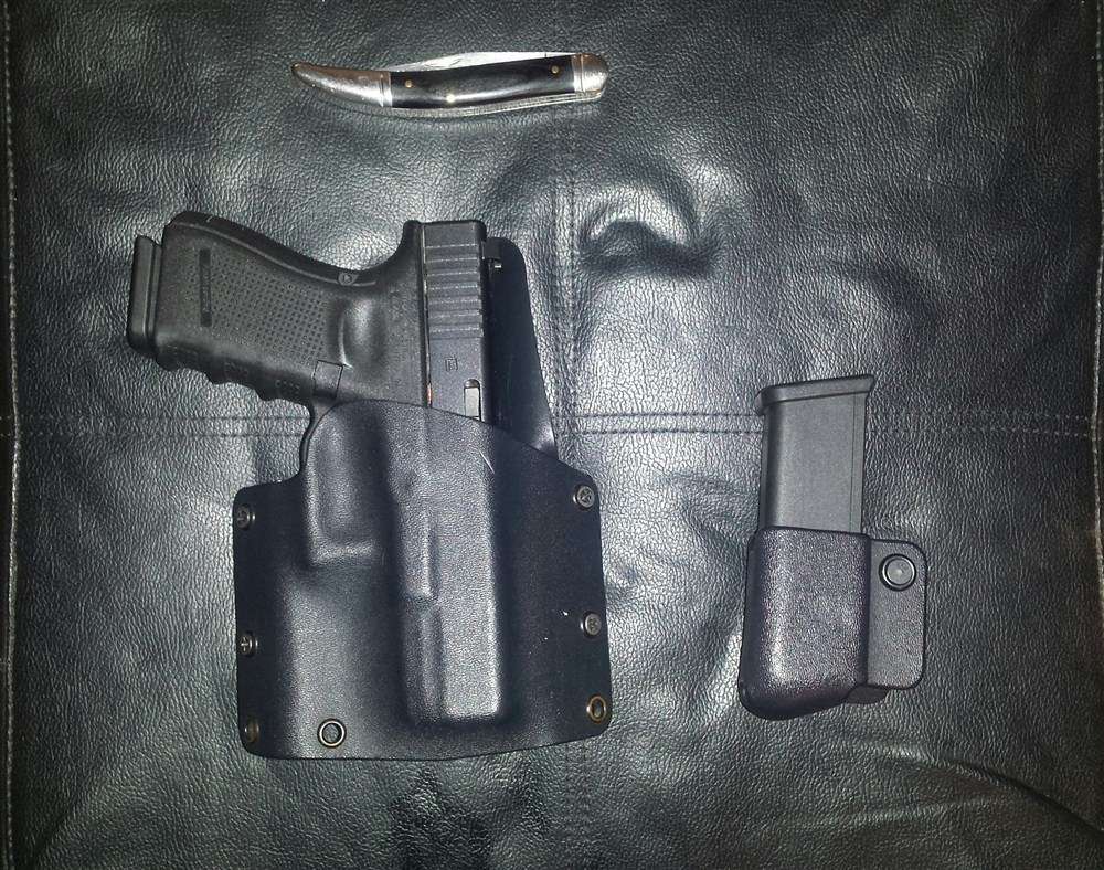 Glock 19 Gen 4 w/Holster