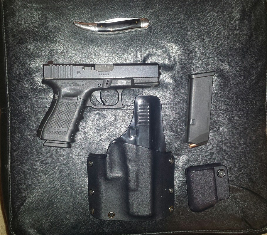 Glock 19 Gen 4 w/Holster