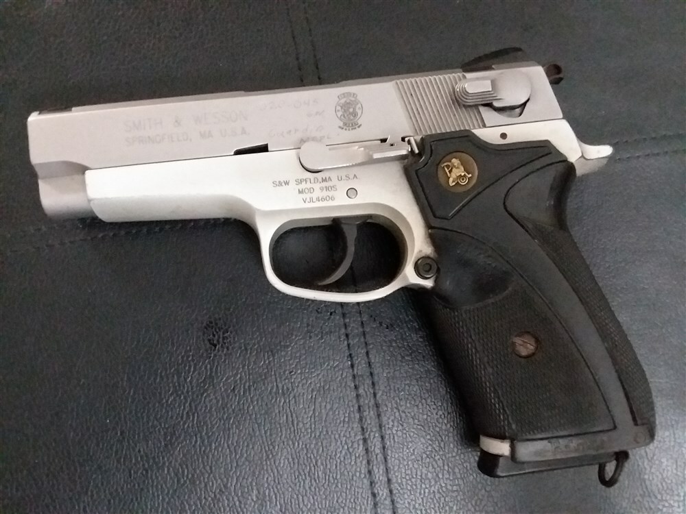Smith & Wesson 910S