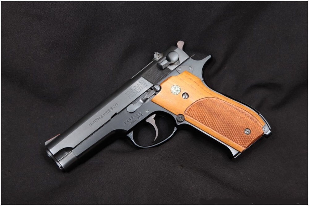 S&W Model 39