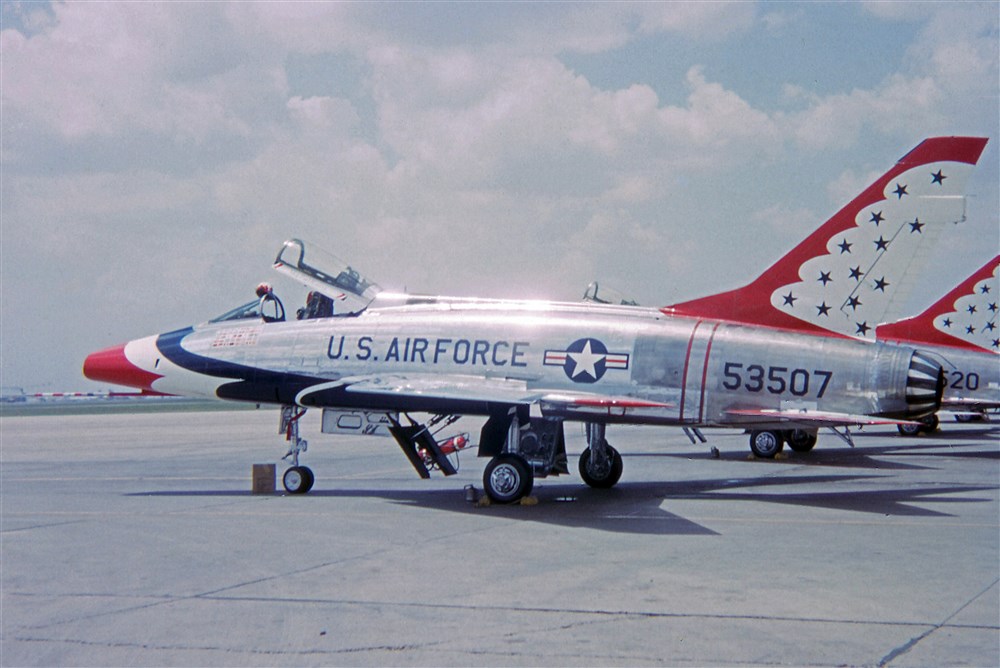 Thunderbirds F-100