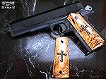 Custom grips by Hakan Pek of Norway